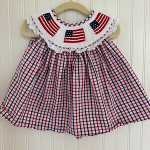 Cecil and Lou Smocked American Flag Scalloped Short Set (2T & 5)